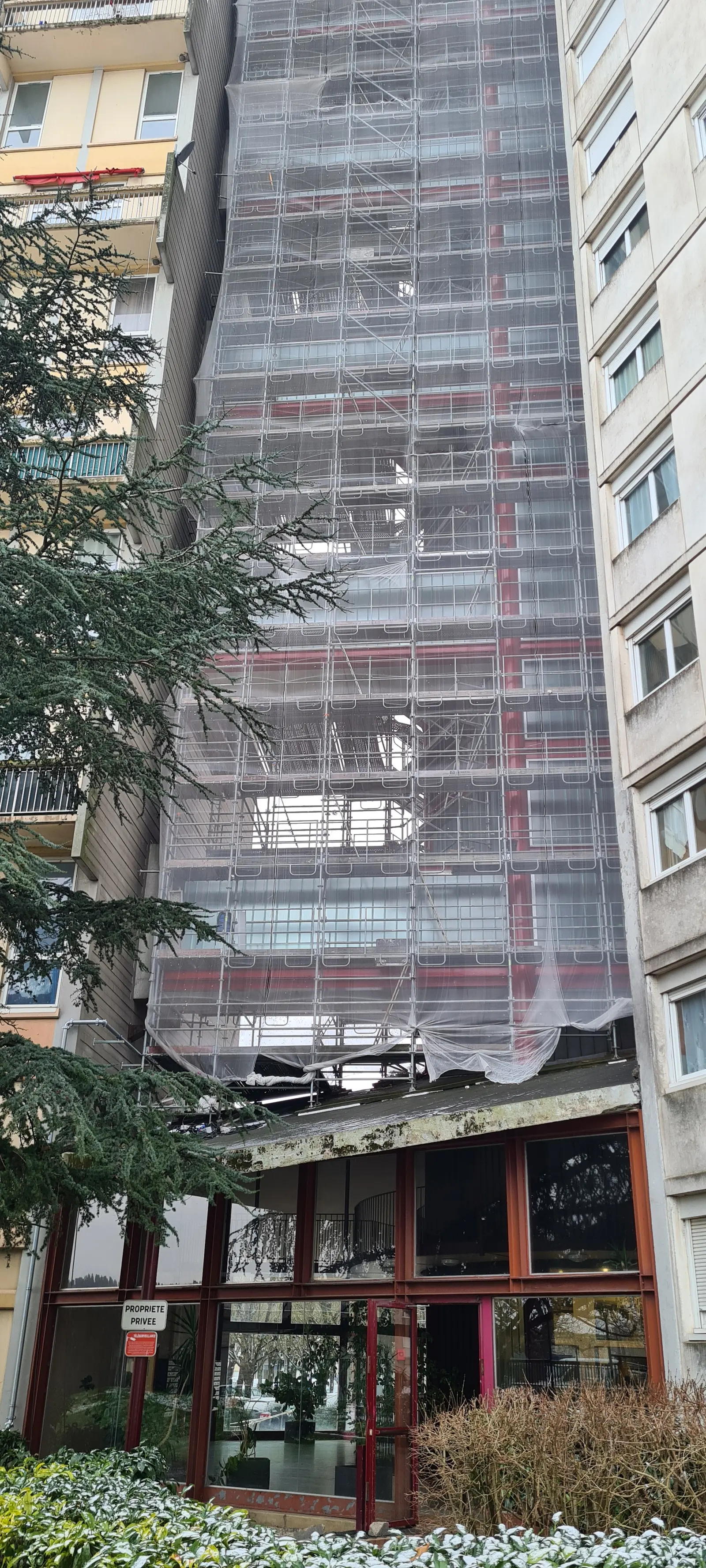 Sécurisation des parties communes d'un immeuble d'habitation à Melun pendant les travaux